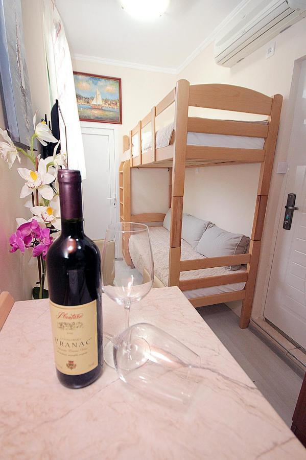 Studio Apartman Sveti Stefan Lejlighed Eksteriør billede