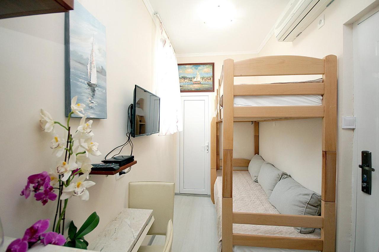 Studio Apartman Sveti Stefan Lejlighed Eksteriør billede